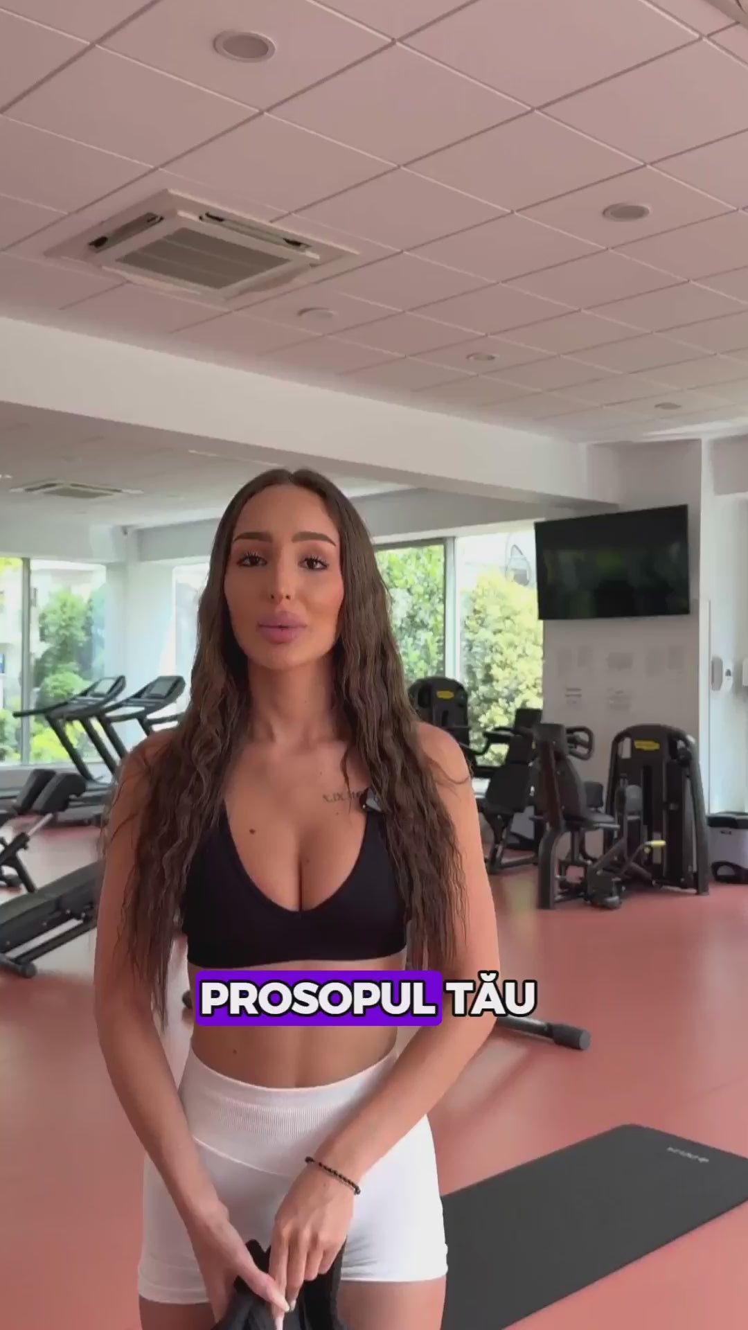Încarcă clipul video: 